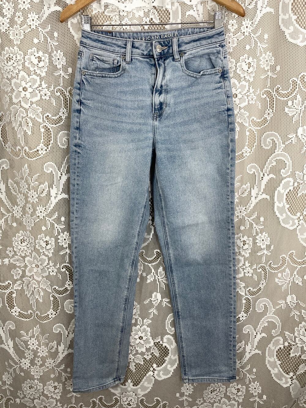 American Eagle Jeans Tapered Stretch Light Blue Mom Jeans Womens Size 2